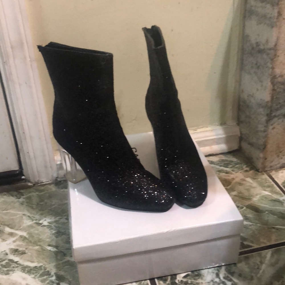 Shoes - Picture 4 of 4
